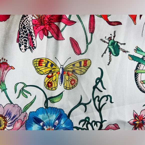 Gucci Flora Snake Print Silk Twill Scarf - Picture 8 of 12